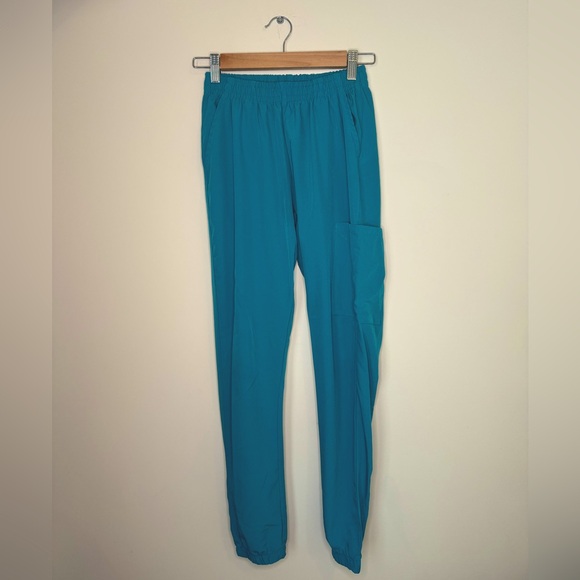 Minty Mint | Scrub Set | Joggers - Picture 2 of 3